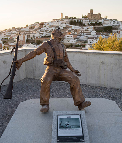 Figura "Muerte de un miliciano"